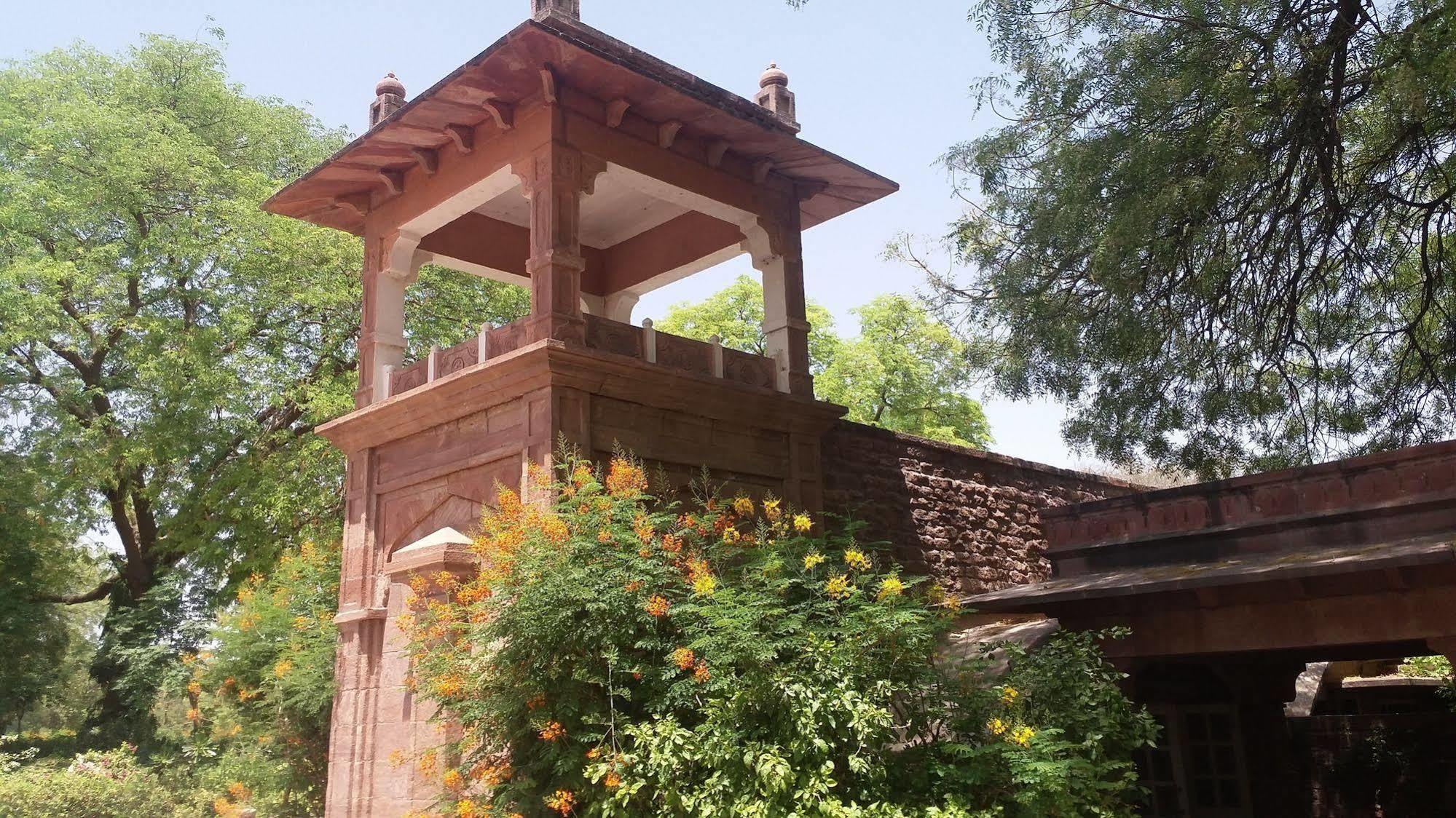 सहारा Welcomheritage Bal Samand Palace